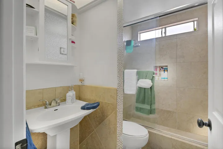 41 APT B BATHROOM MLS