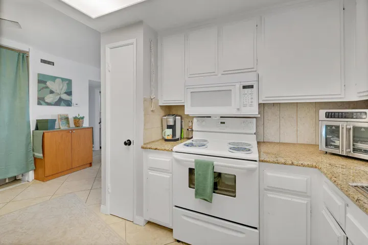 39 APT B KITCHEN MLS