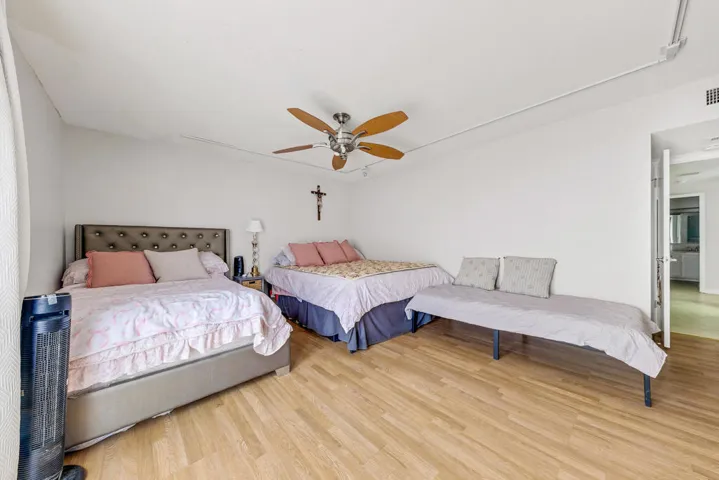 21 MASTER BED MLS