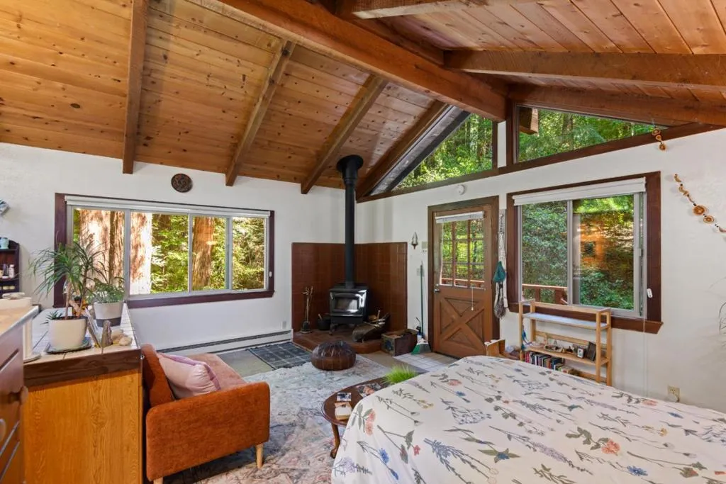 Rental studio above garage