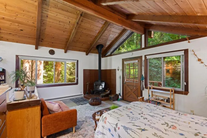 Rental studio above garage