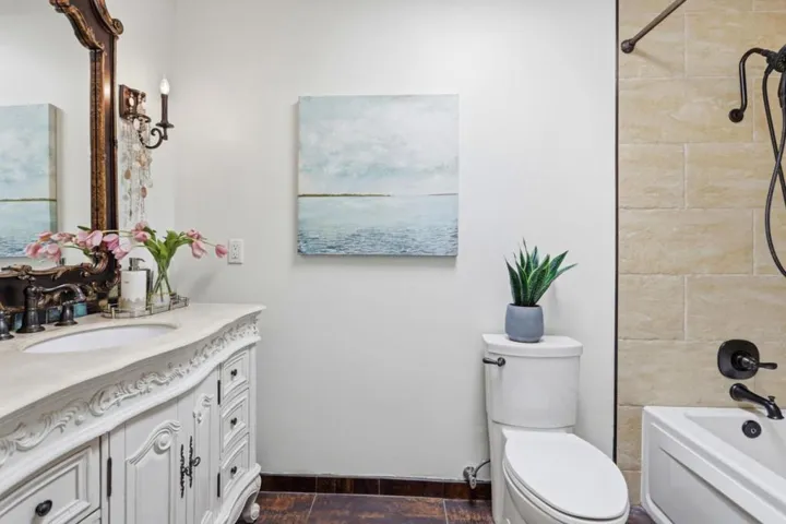  Upper level hall Bathroom