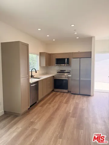 6626 Woodlake Avenue, West Hills, California 91307