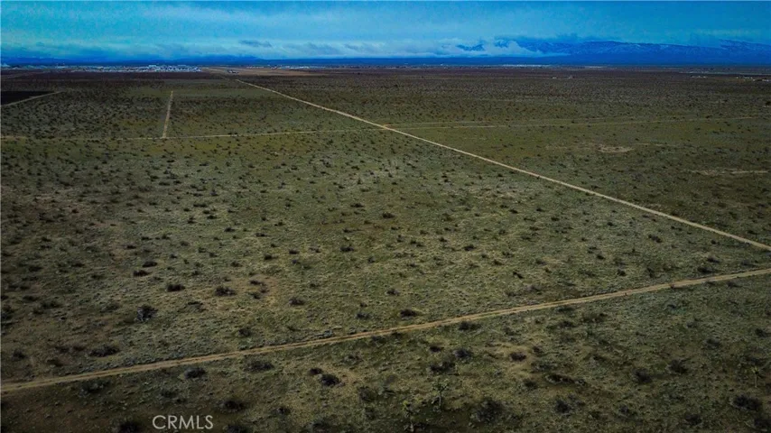 749 Torosa/topaz Road, Adelanto, California 92301