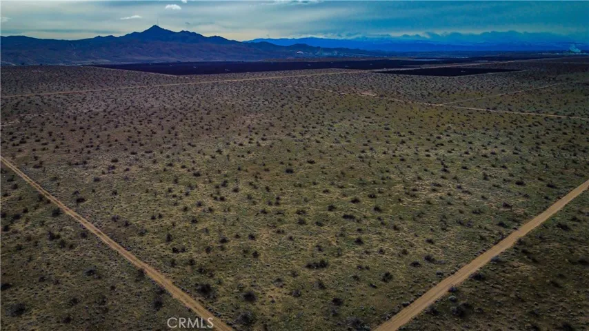 749 Torosa/topaz Road, Adelanto, California 92301