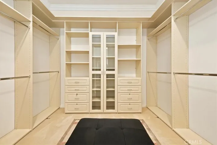 Walk-in Closet