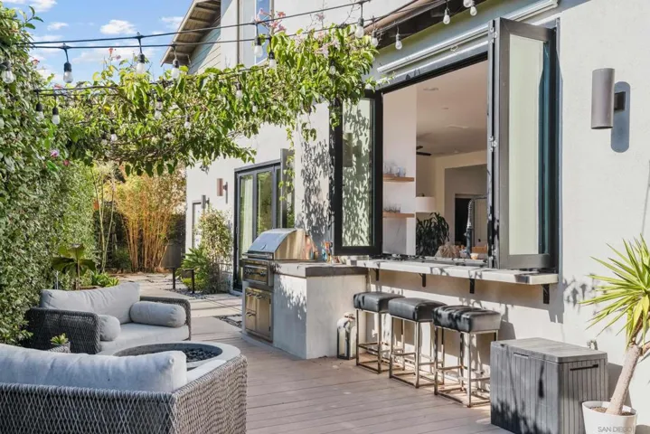 669 Calypso Pl, Encinitas, California 92024