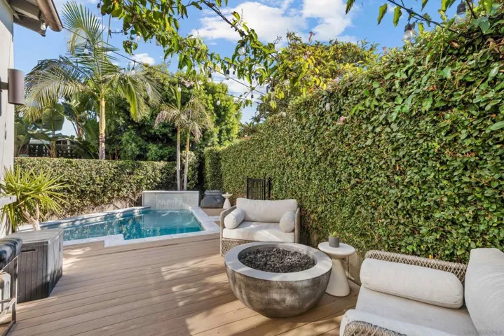 669 Calypso Pl, Encinitas, California 92024