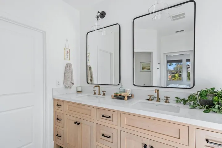 669 Calypso Pl, Encinitas, California 92024