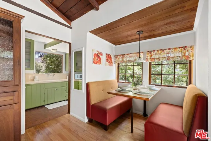 10423 Scenario Lane, Los Angeles, California 90077