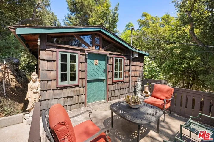 10423 Scenario Lane, Los Angeles, California 90077