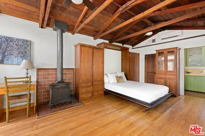 10423 Scenario Lane, Los Angeles, California 90077