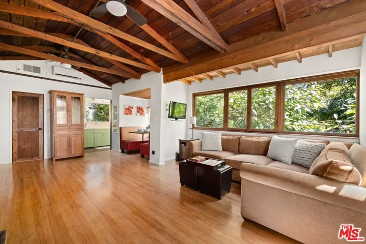 10423 Scenario Lane, Los Angeles, California 90077