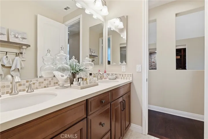 28107 Anvil, Valencia, California 91354