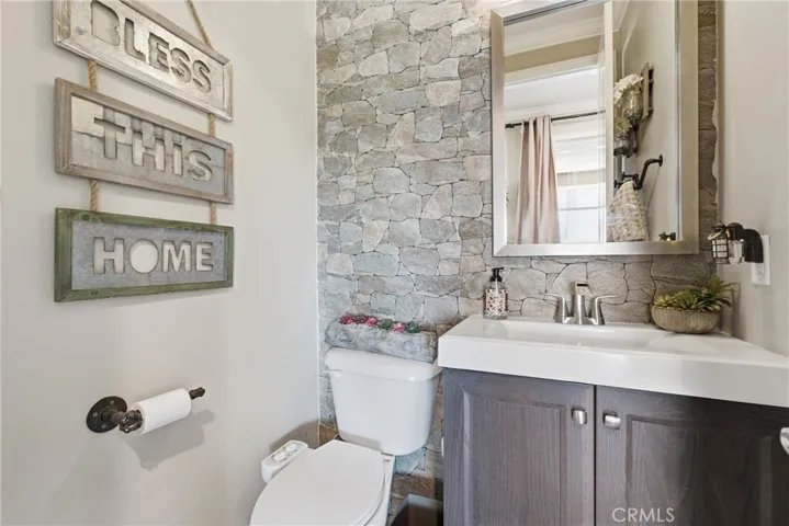 28107 Anvil, Valencia, California 91354