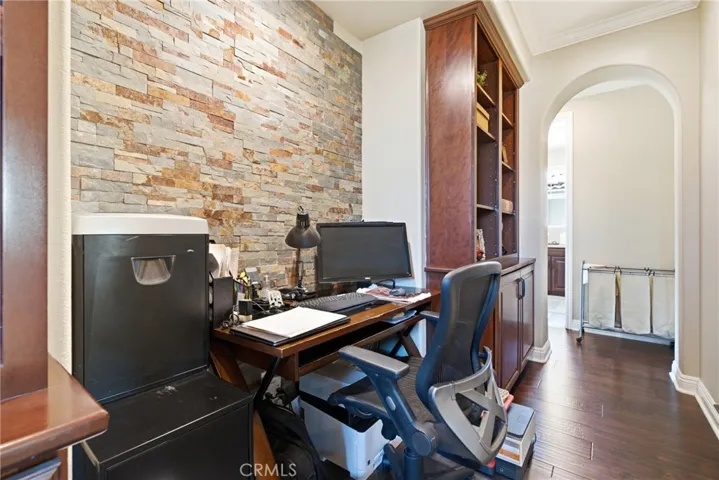 28107 Anvil, Valencia, California 91354