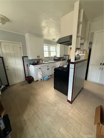 1135 W 95th, Los Angeles, California 90044