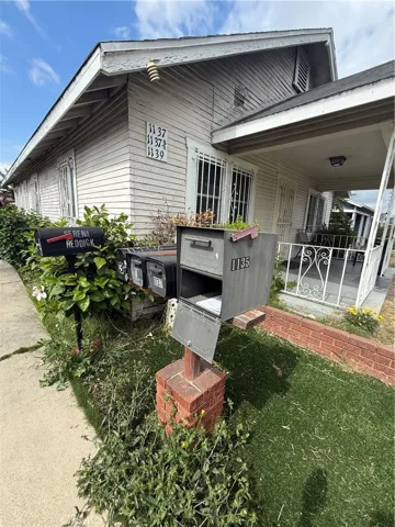 1135 W 95th, Los Angeles, California 90044