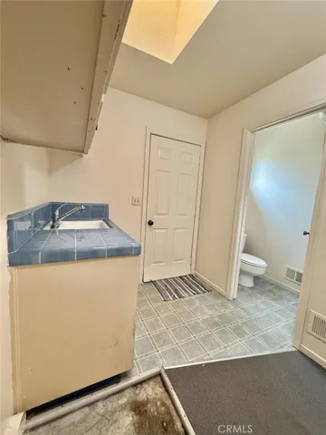 2524 B And B, Merced, California 95348