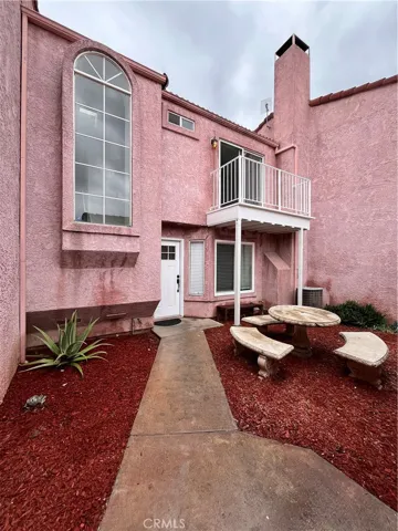 171 Racquet Club Drive, Compton, California 90220