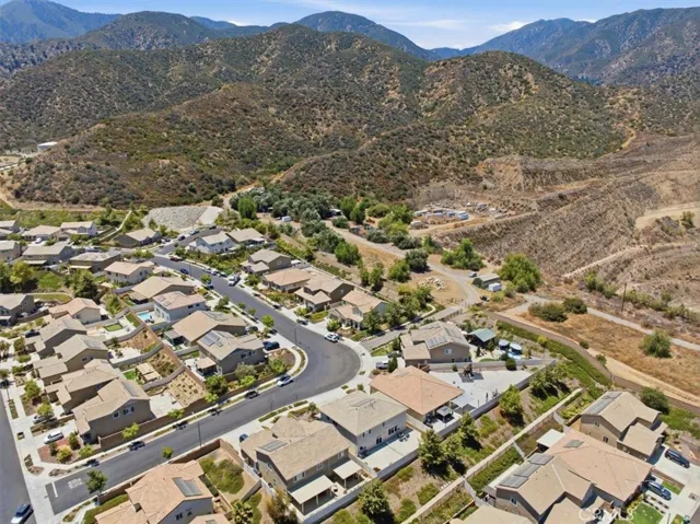 11062 Ilama Court, Corona, California 92883