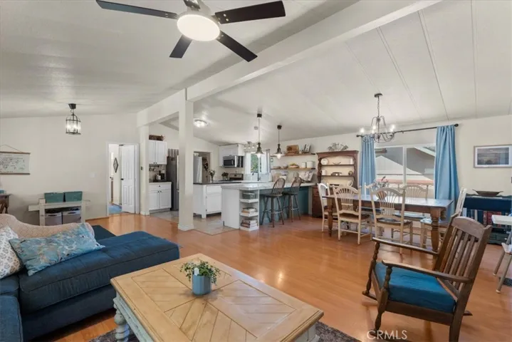 Central living from cooking to relaxing...