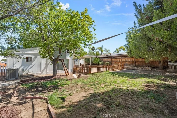 Nice large yard!