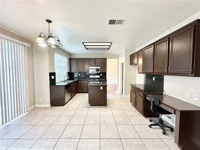 7407 Carrollton Place, Eastvale, California 92880