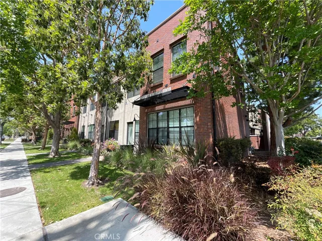 501 W Maple Avenue, Orange, California 92868