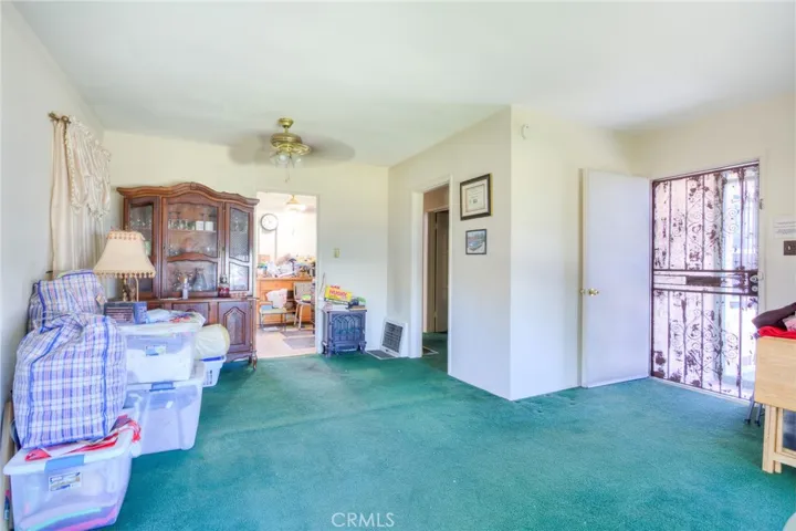 422 E. 139th Street, Los Angeles, California 90061