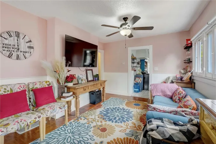817 1/2 E Palmyra Avenue, Orange, California 92866