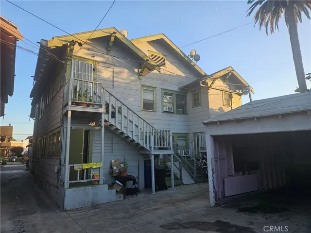 2201 Cambridge, Los Angeles, California 90006
