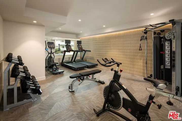 11837 Mayfield Avenue 302, Los Angeles, California 90049