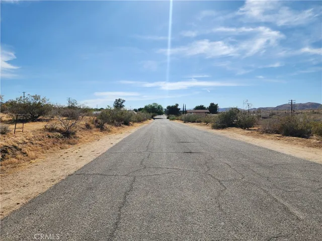 61665 Division, Joshua Tree, California 92252