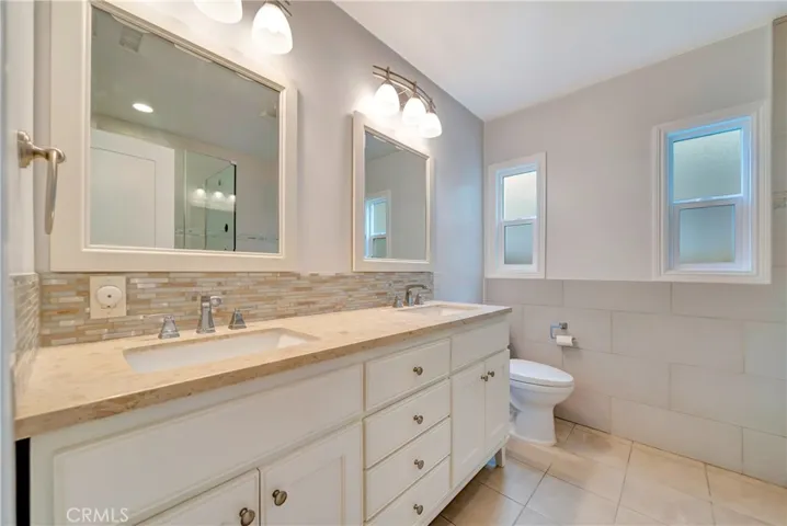4833 Longridge, Sherman Oaks, California 91423