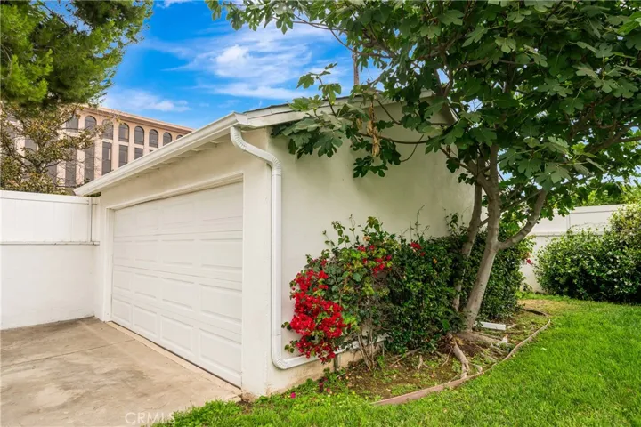 4833 Longridge, Sherman Oaks, California 91423