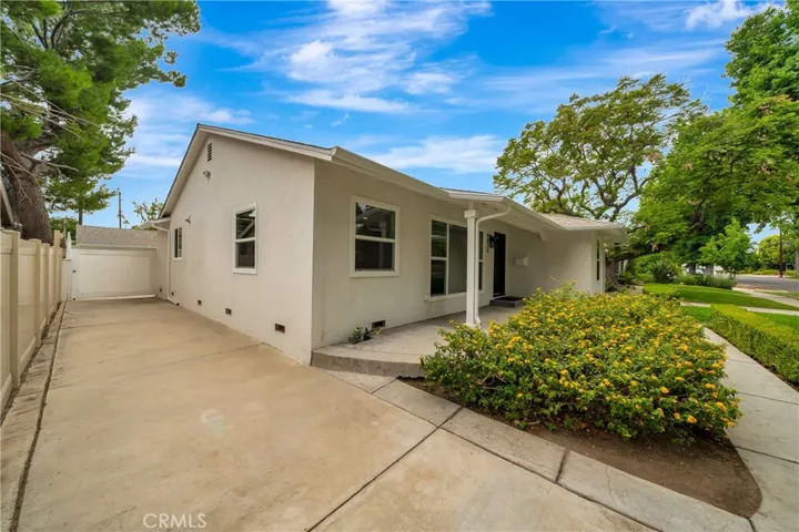 4833 Longridge, Sherman Oaks, California 91423