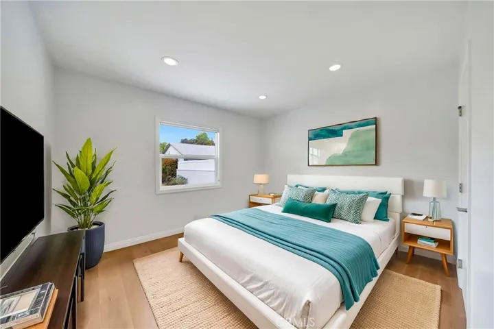 4833 Longridge, Sherman Oaks, California 91423
