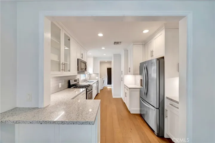 4833 Longridge, Sherman Oaks, California 91423