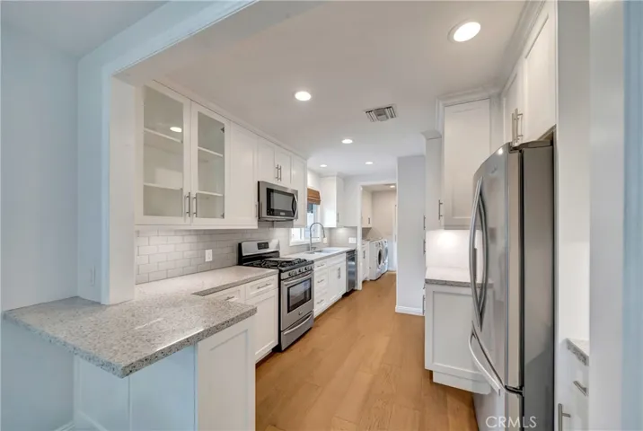 4833 Longridge, Sherman Oaks, California 91423