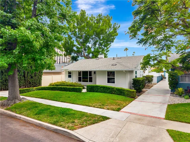 4833 Longridge, Sherman Oaks, California 91423