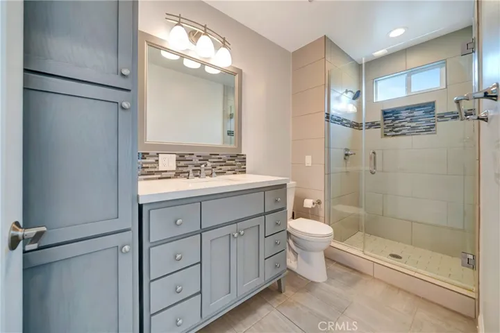 4833 Longridge, Sherman Oaks, California 91423