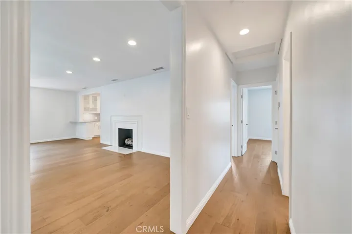 4833 Longridge, Sherman Oaks, California 91423