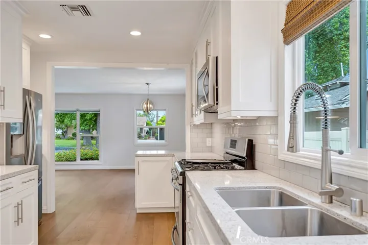 4833 Longridge, Sherman Oaks, California 91423