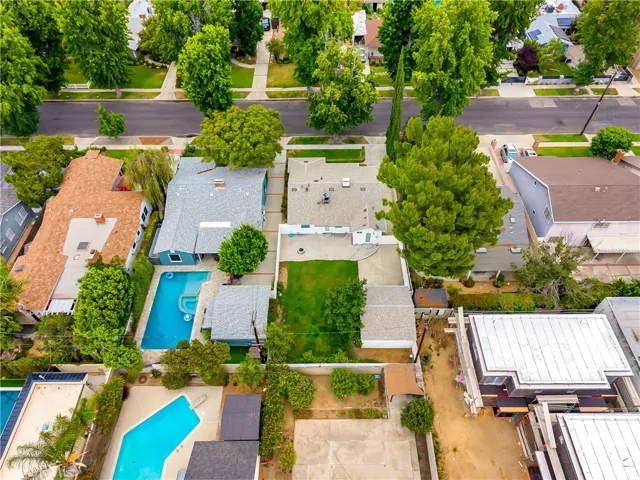 4833 Longridge, Sherman Oaks, California 91423