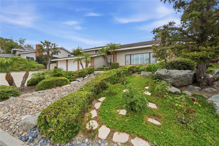1771 Bridle Path Way, North Tustin, California 92705