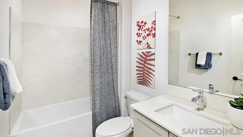2713 Faye, San Marcos, California 92078