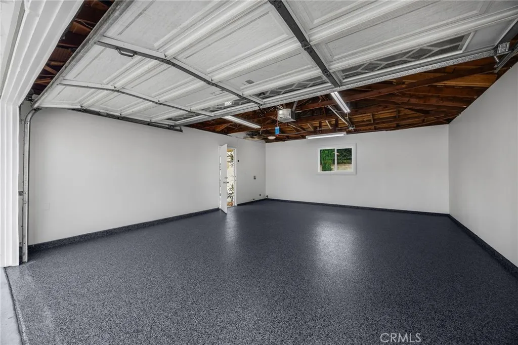 2-Car Garage