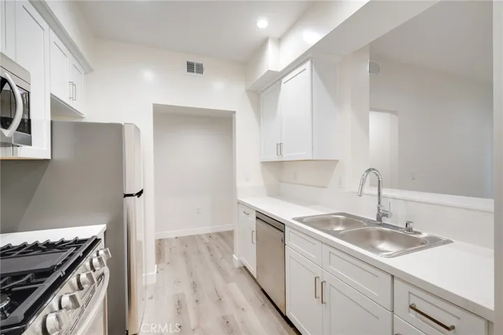 14526 Hartland Street 307, Van Nuys, California 91405