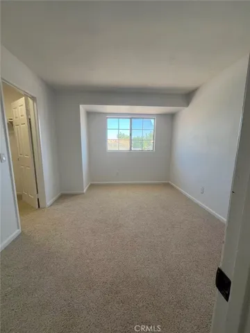 one bedroom upstair